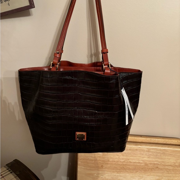 Dooney & Bourke Oakdale Flynn Shoulder Tote - Picture 4 of 6